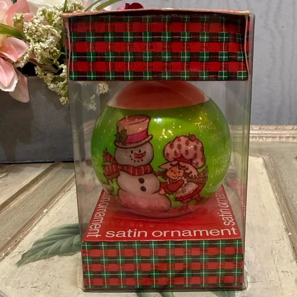 Vintage 1982 Strawberry Shortcake Satin Ornament FLAW